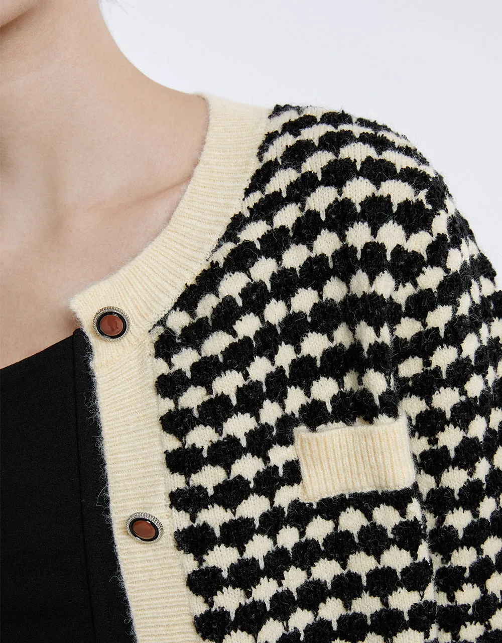 Checkered Cardigan sold by Urban Revivo product image thumbnail 4