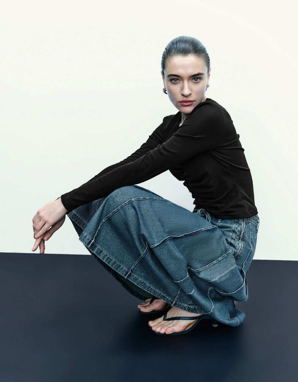 Ruched V-Neck Skinny T-Shirt sold by Urban Revivo product image thumbnail 3