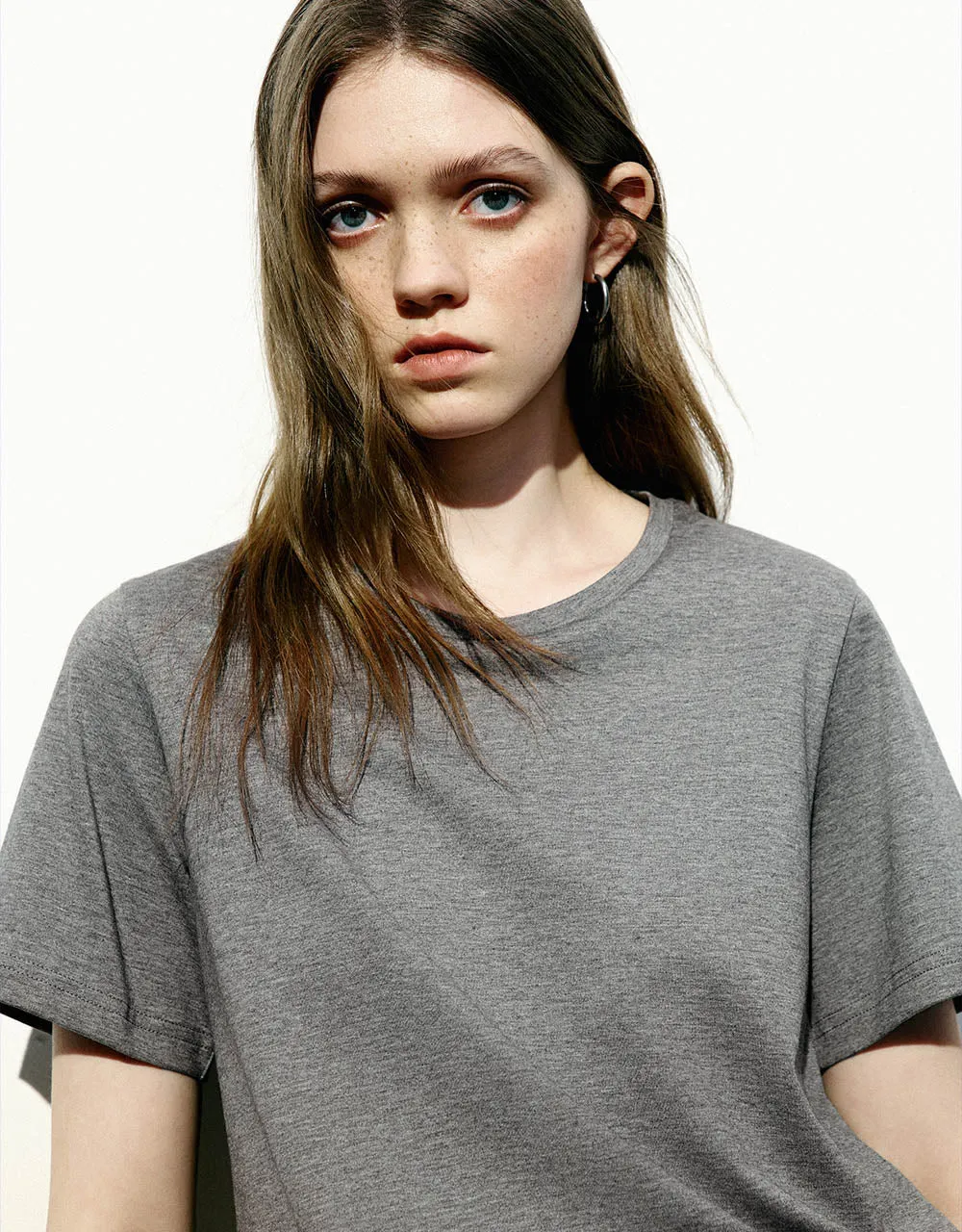 Crew Neck Straight T-Shirt sold by Urban Revivo product image thumbnail 4