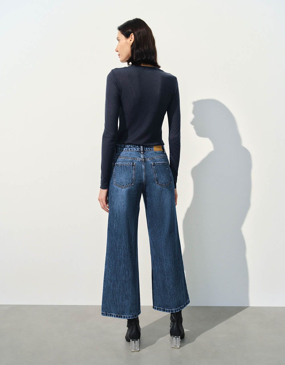 Crew Neck Skinny T-Shirt sold by Urban Revivo product image thumbnail 4