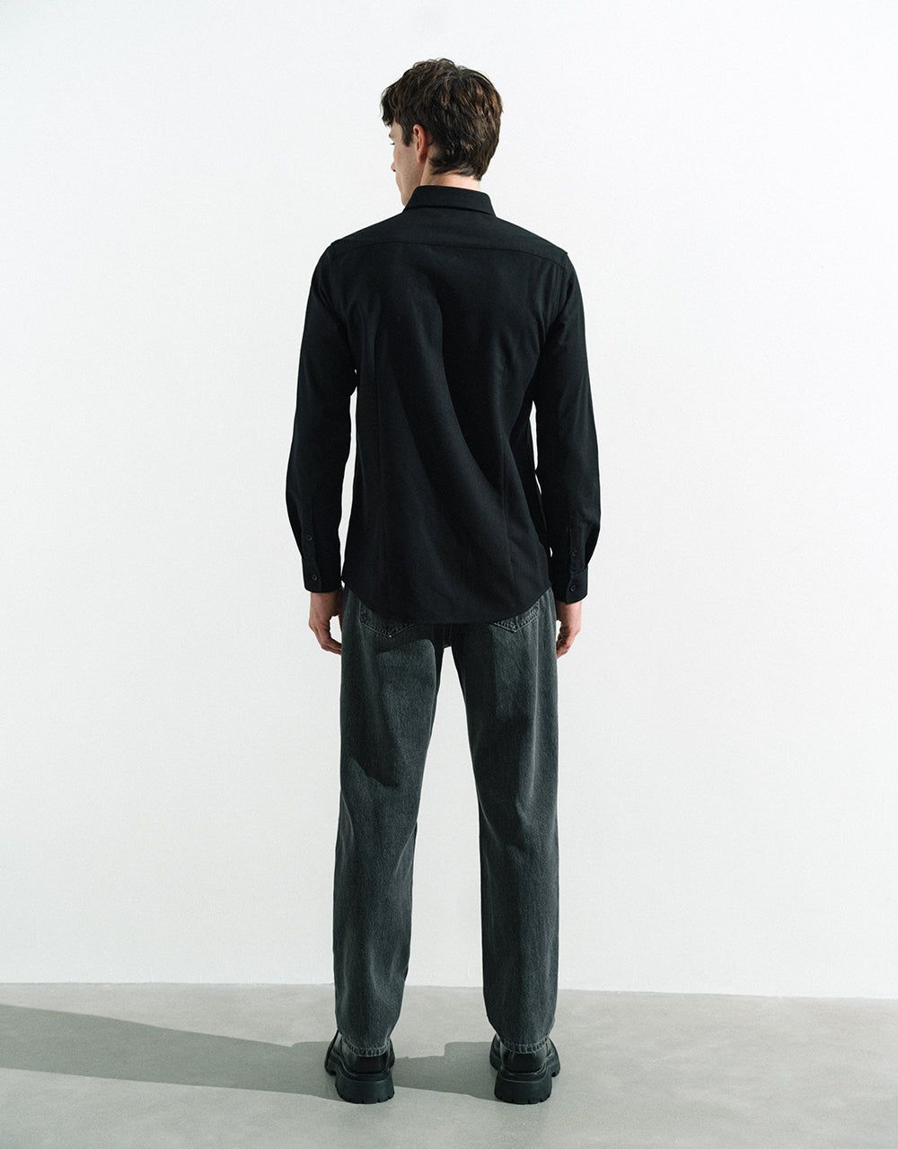 Button Up Straight Shirt sold by Urban Revivo product image thumbnail 3