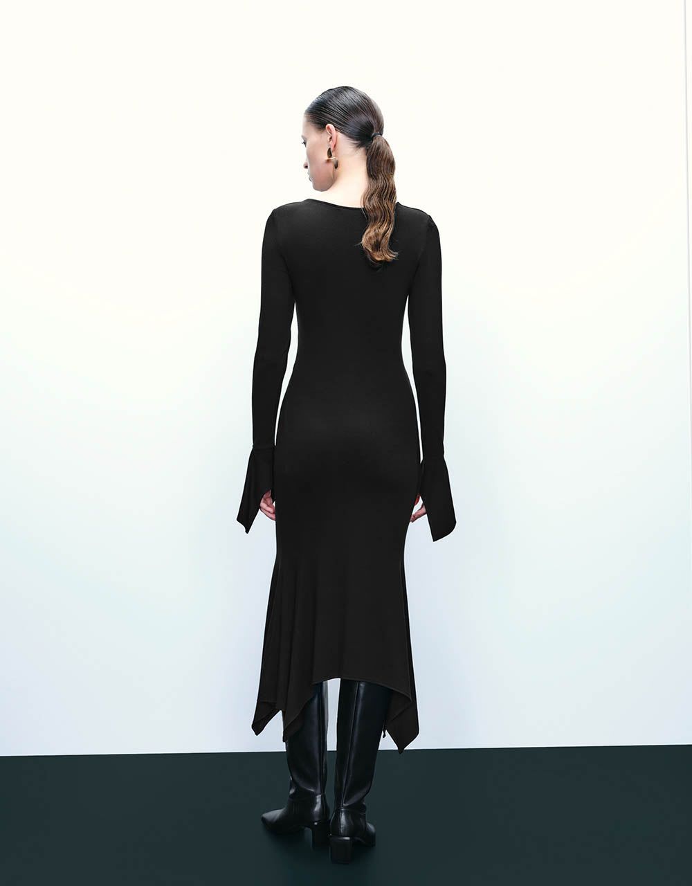Cut-Out Skinny Knitted Dress sold by Urban Revivo product image thumbnail 4