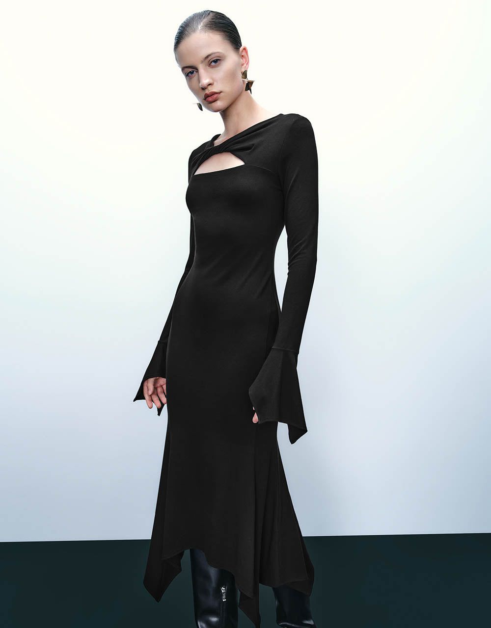 Cut-Out Skinny Knitted Dress sold by Urban Revivo product image thumbnail 3