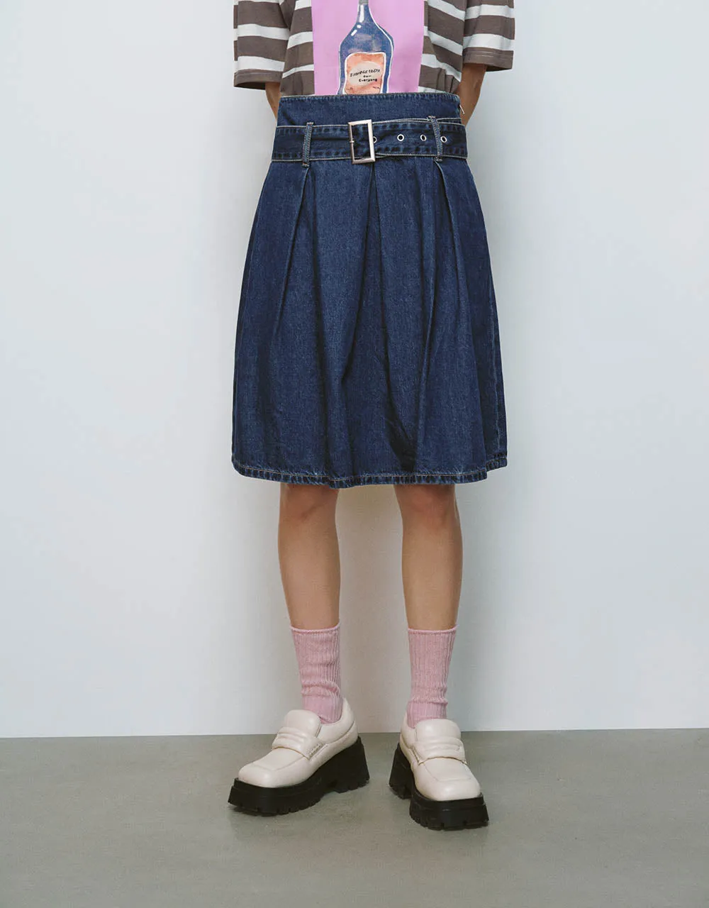 Pleated Midi A-Line Denim Skirt sold by Urban Revivo product image thumbnail 2