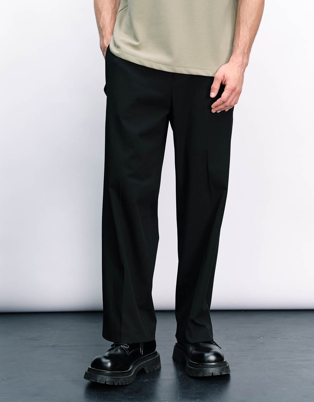 Straight Pants sold by Urban Revivo product image thumbnail 3