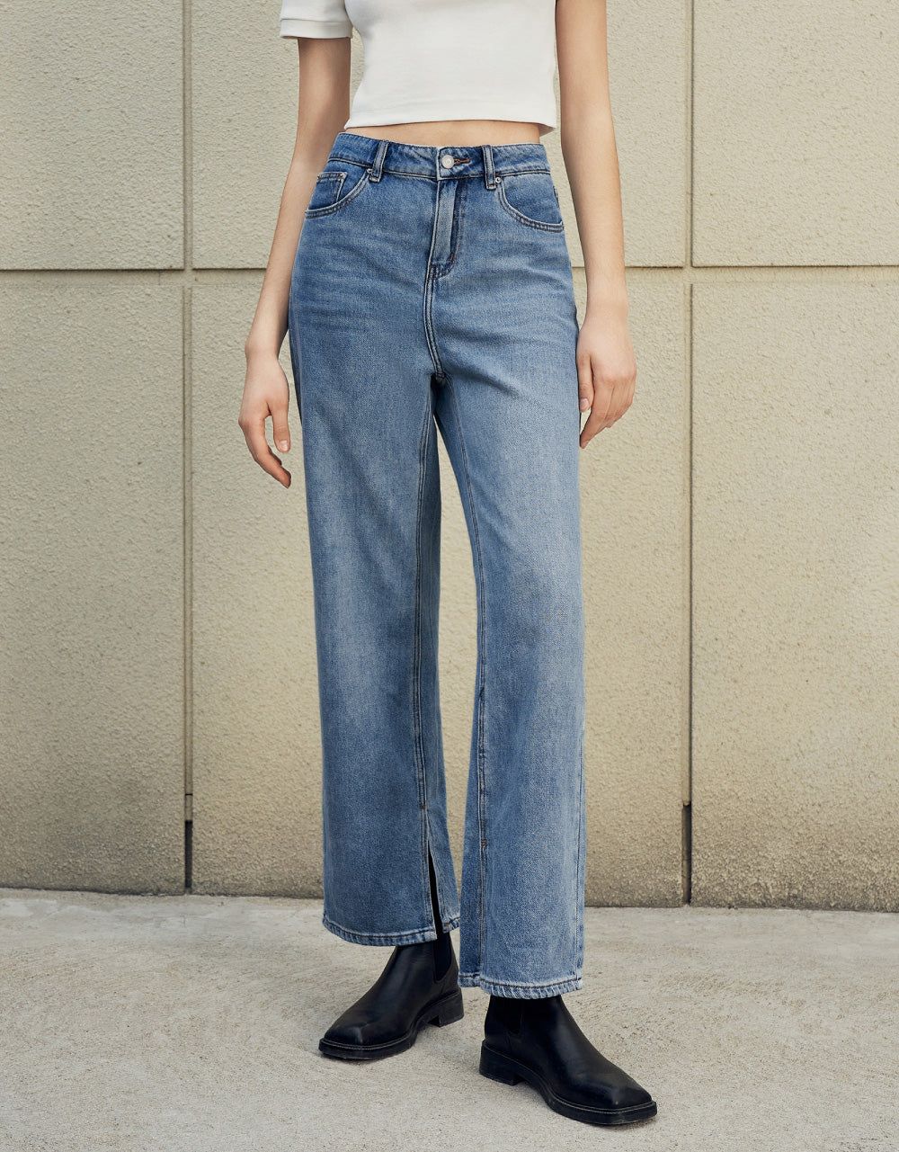 Mid-Waist Regular Jeans sold by Urban Revivo product image thumbnail 3
