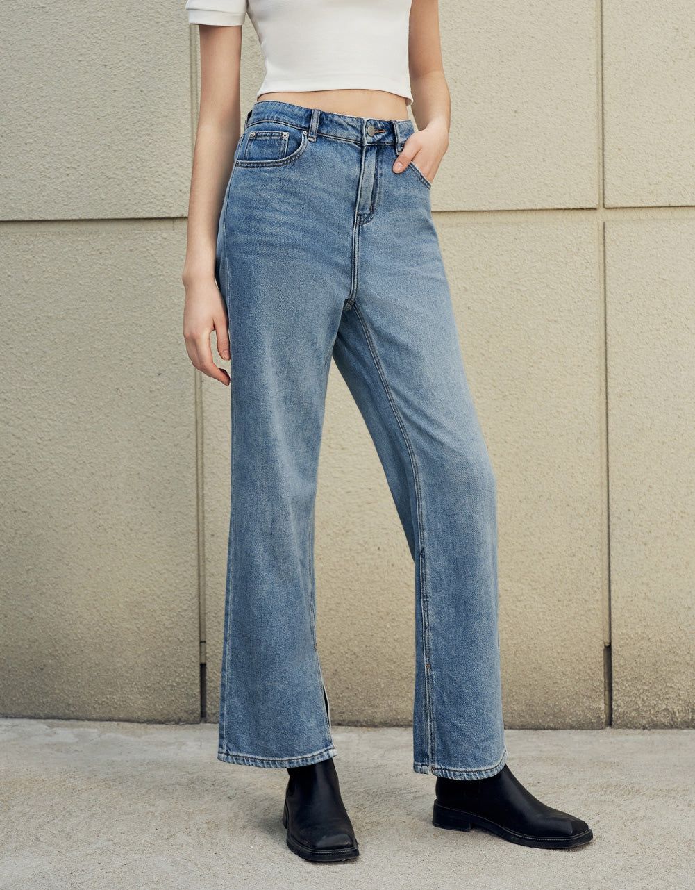Mid-Waist Regular Jeans sold by Urban Revivo product image thumbnail 4