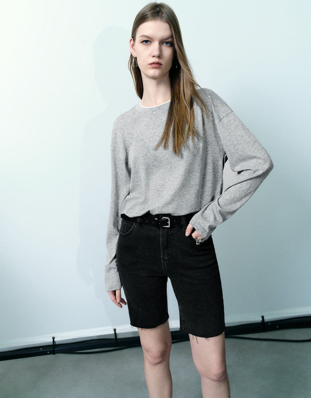 Crew Neck Loose T-Shirt sold by Urban Revivo product image thumbnail 3