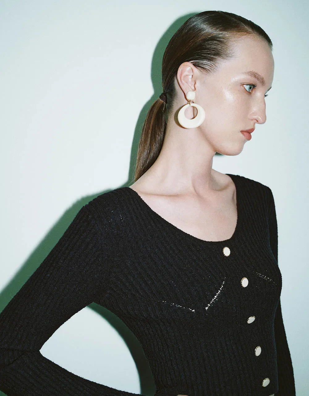 V-Neck Skinny Knitted T-Shirt sold by Urban Revivo product image thumbnail 4