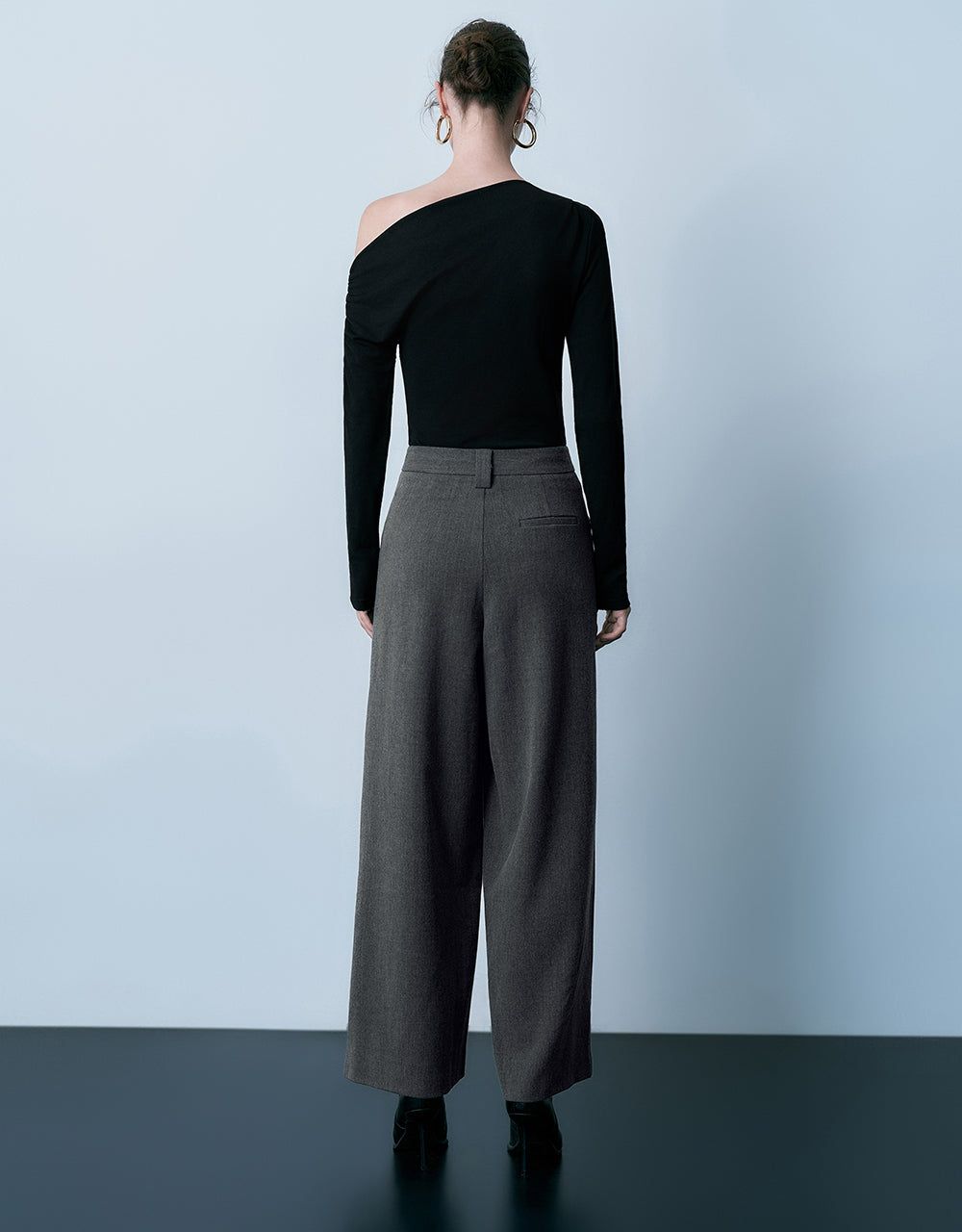 One Shoulder Skinny T-Shirt sold by Urban Revivo product image thumbnail 4