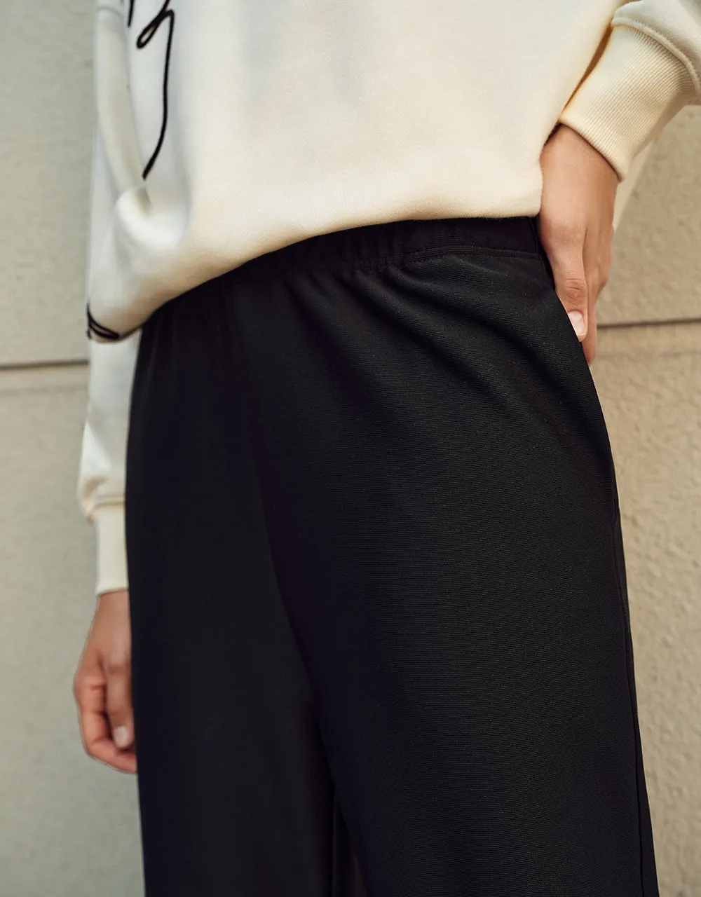 Elastic Waist Knitted Straight Pants sold by Urban Revivo product image thumbnail 5