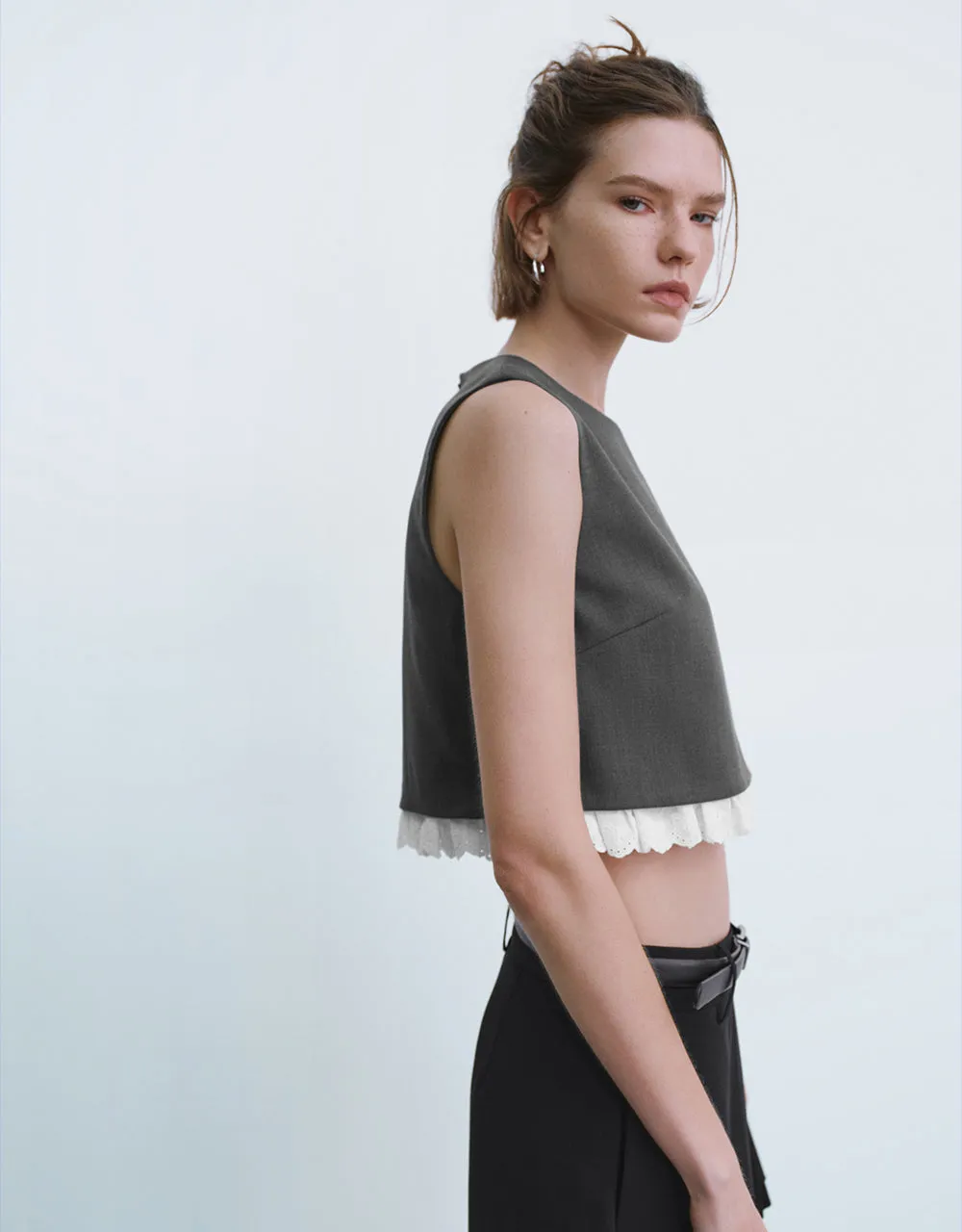 Sleeveless Two Toned Crew Neck Blouse sold by Urban Revivo product image thumbnail 3