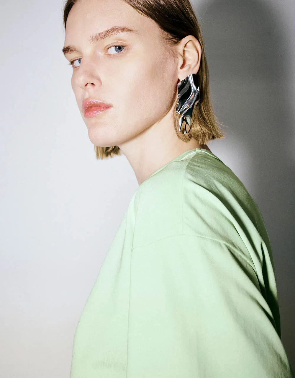 Crew Neck Loose T-Shirt sold by Urban Revivo product image thumbnail 3