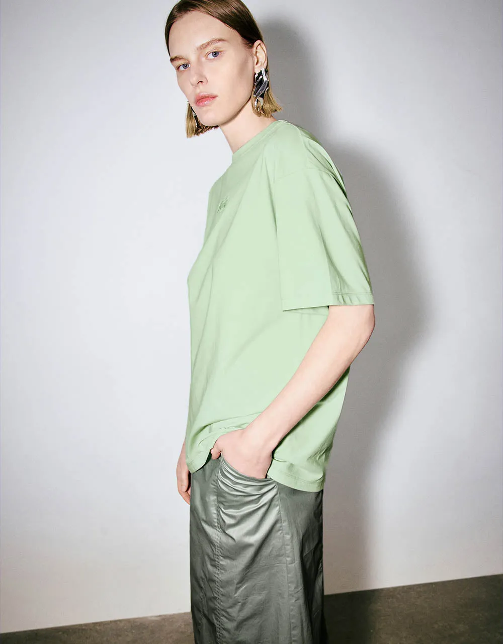 Crew Neck Loose T-Shirt sold by Urban Revivo product image thumbnail 2