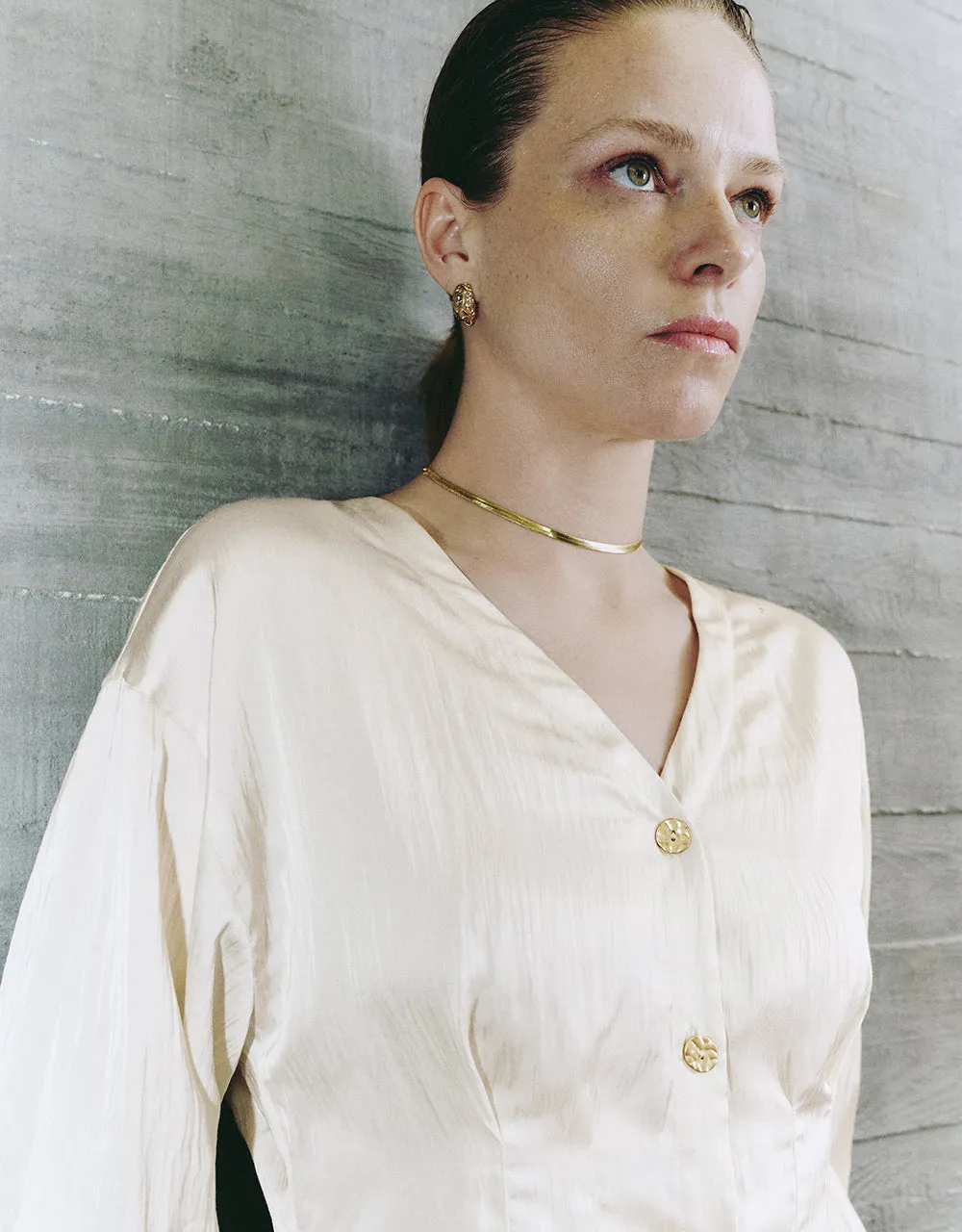 V-Neck Straight Shirt sold by Urban Revivo product image thumbnail 4