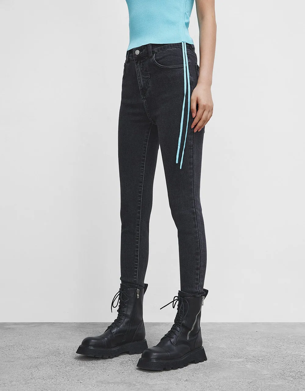 Mid Waist Skinny Jeans sold by Urban Revivo product image thumbnail 3