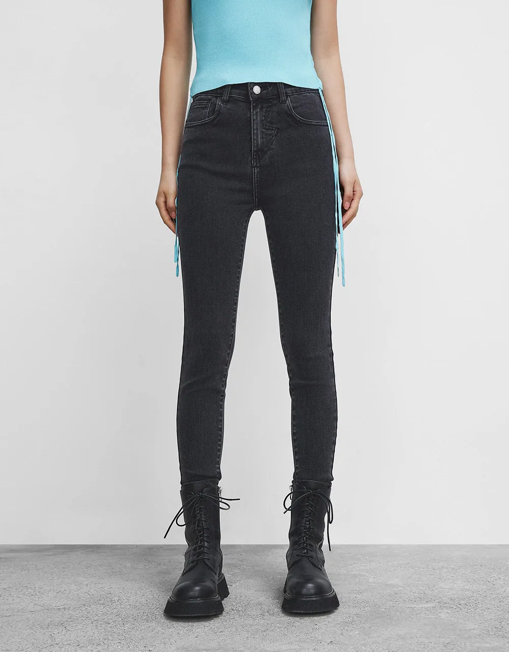 Mid Waist Skinny Jeans sold by Urban Revivo product image thumbnail 2