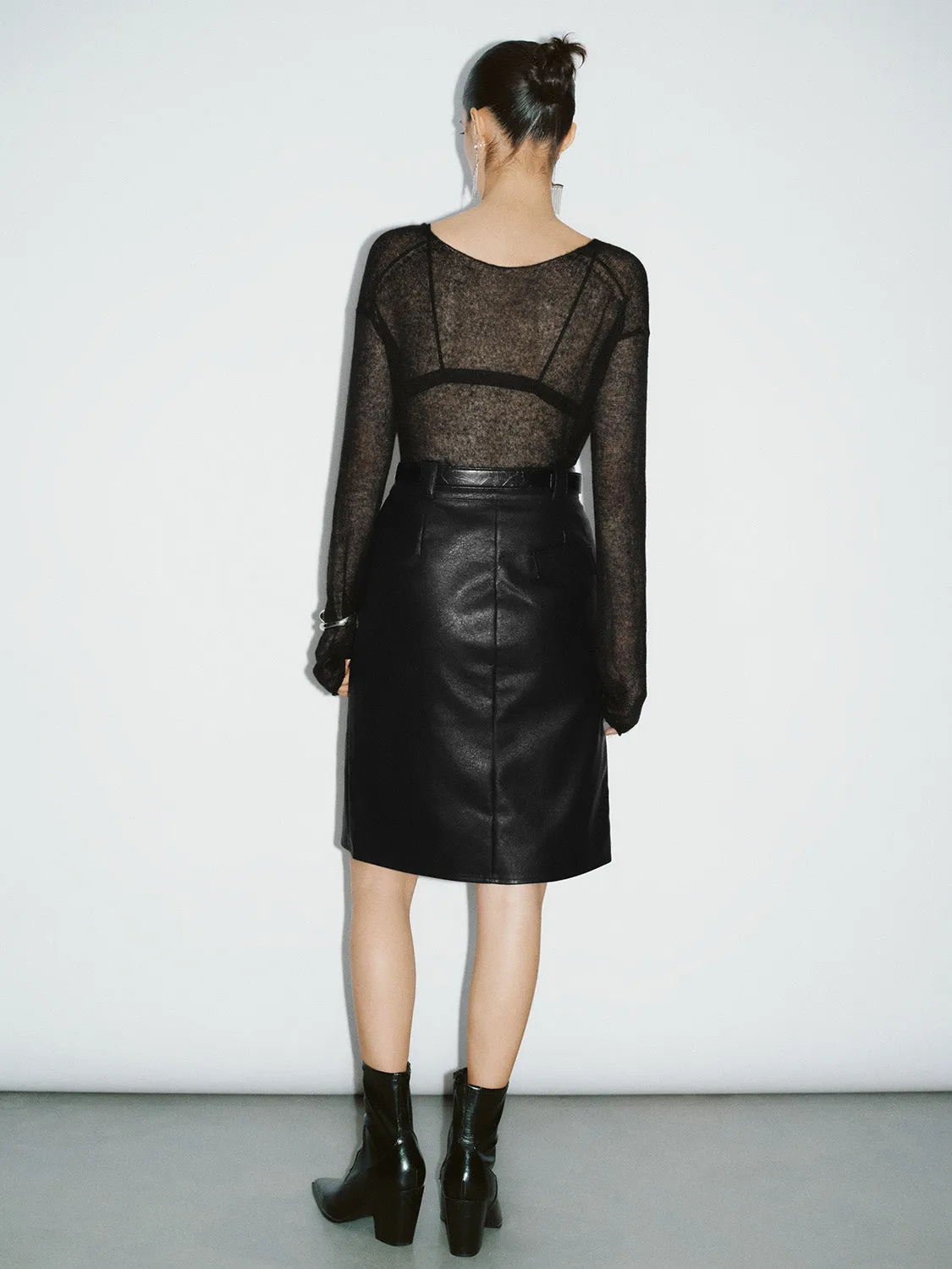 V-Neck Loose Knitted T-Shirt sold by Urban Revivo product image thumbnail 4