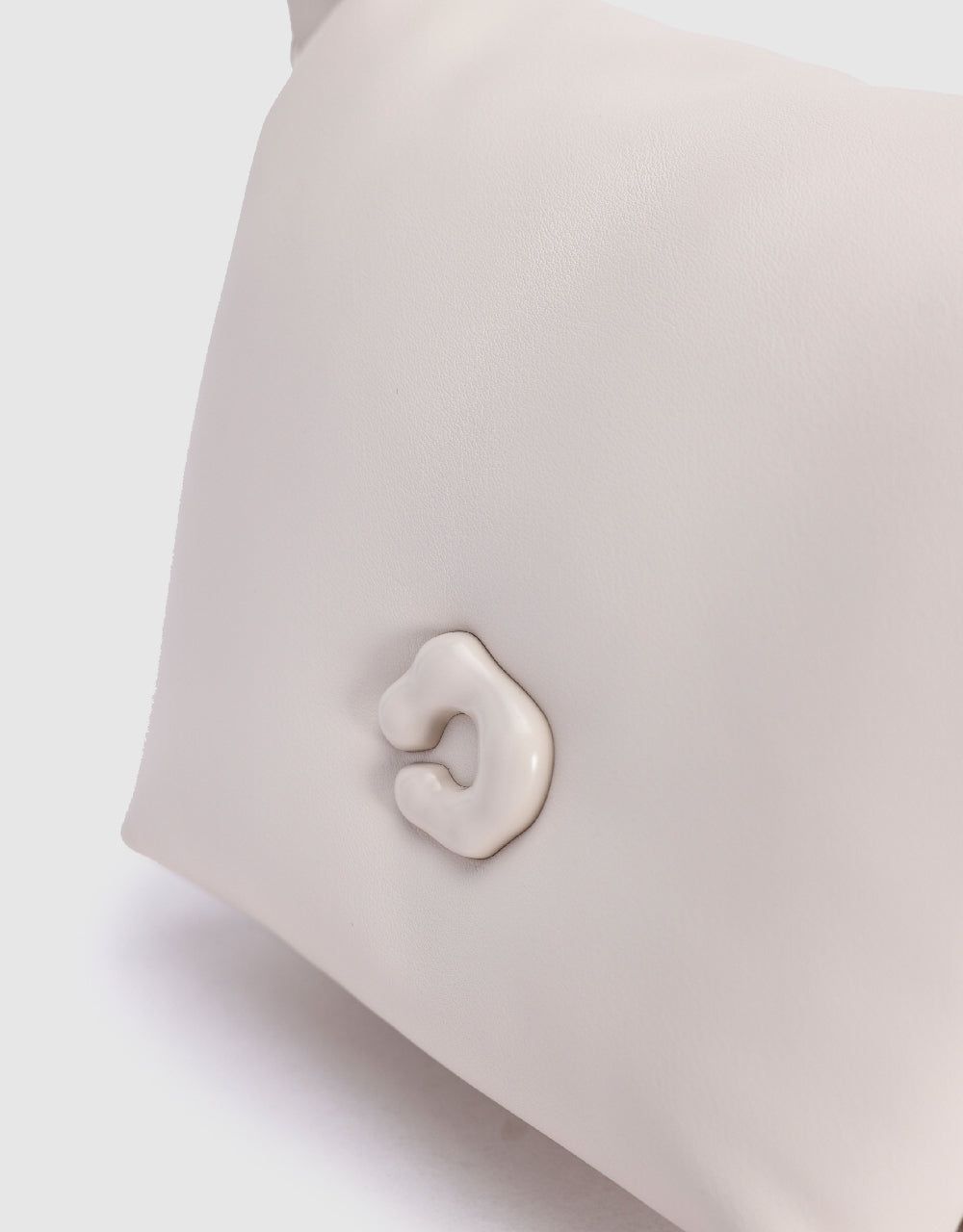 Flip Front Shoulder Bag sold by Urban Revivo product image thumbnail 5