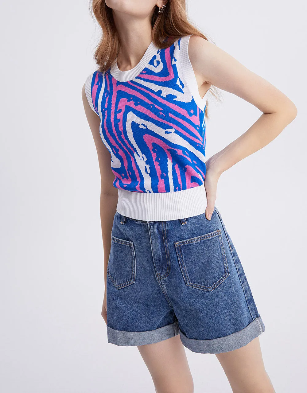 Abstract Pattern Knitted Vest sold by Urban Revivo product image thumbnail 2