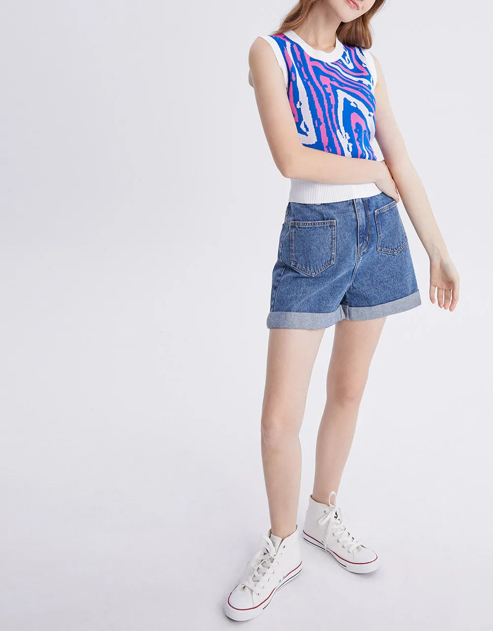 Abstract Pattern Knitted Vest sold by Urban Revivo product image thumbnail 4