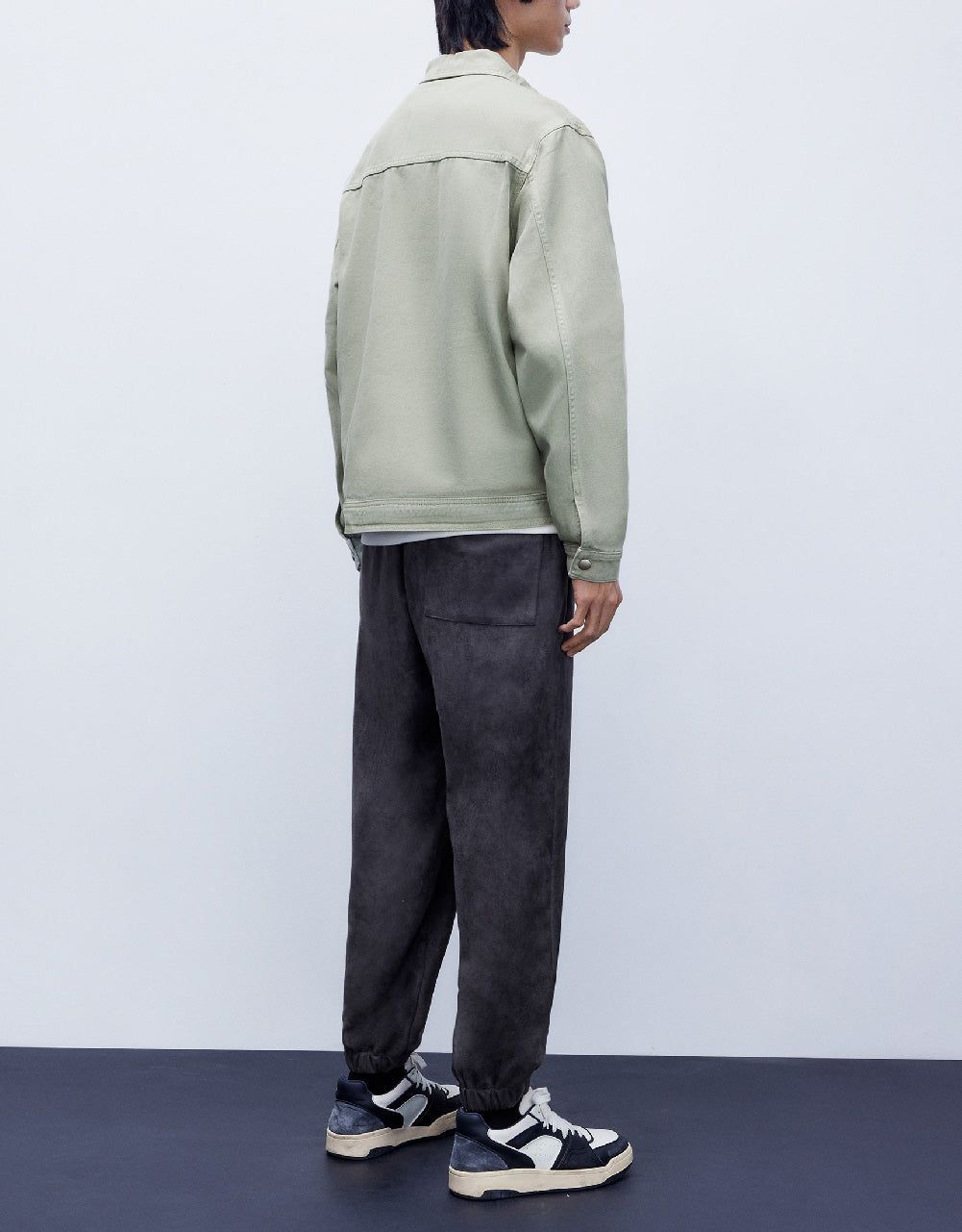 Front Pockets Denim Jacket sold by Urban Revivo product image thumbnail 4