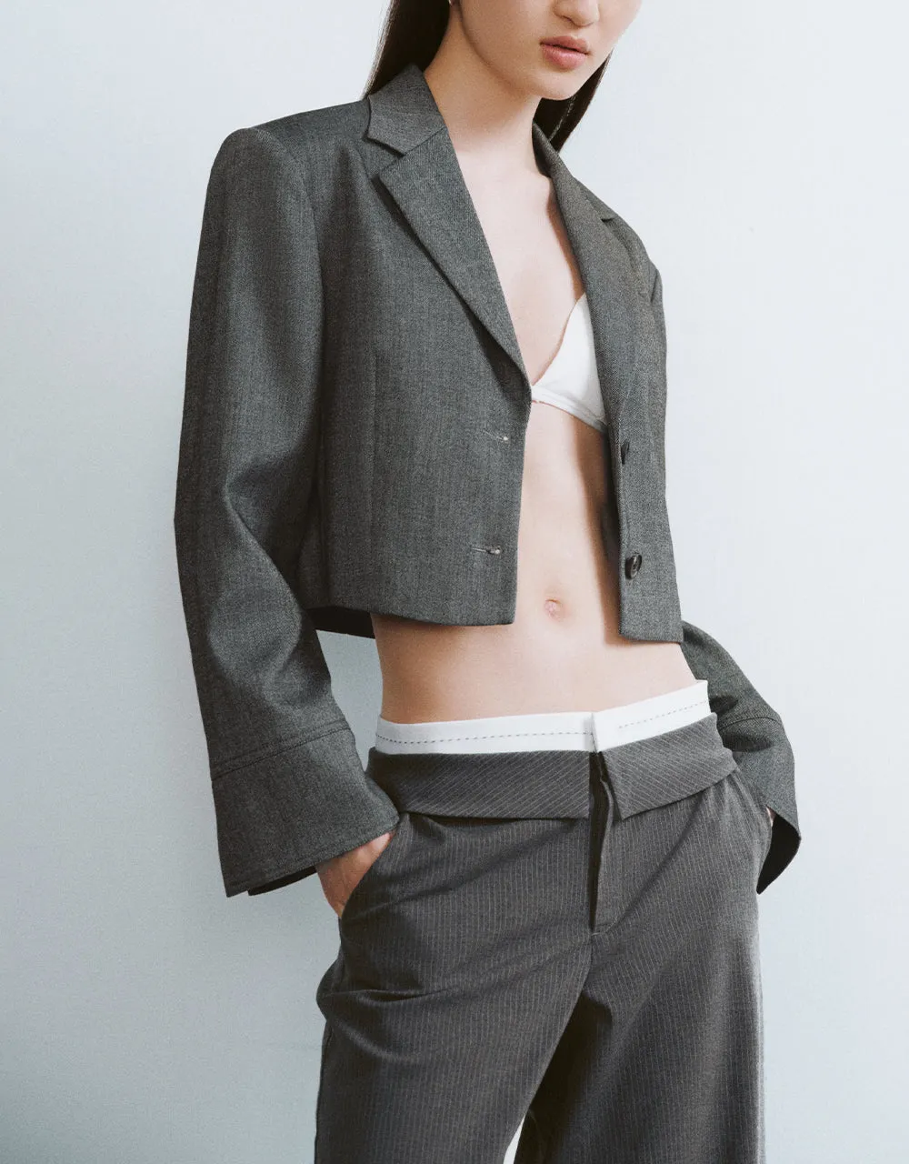 Notch Lapel Cropped Blazer sold by Urban Revivo product image thumbnail 2