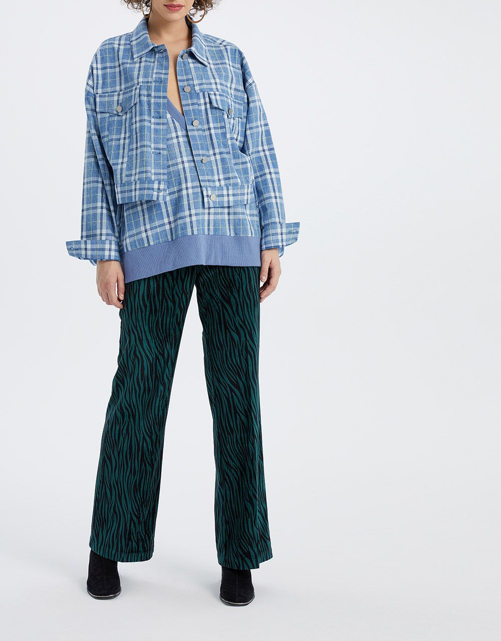 Zebra Striped Wide Leg Pants sold by Urban Revivo product image thumbnail 2