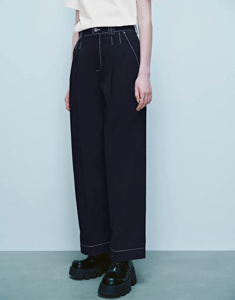 Capri Wide-Leg Pants sold by Urban Revivo product image thumbnail 4