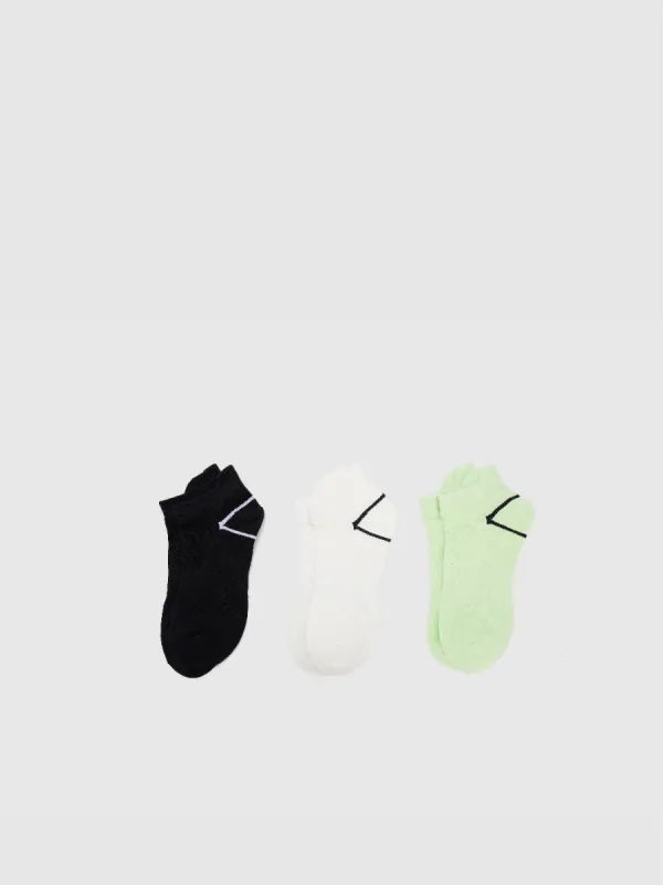 Anklet Socks sold by Urban Revivo