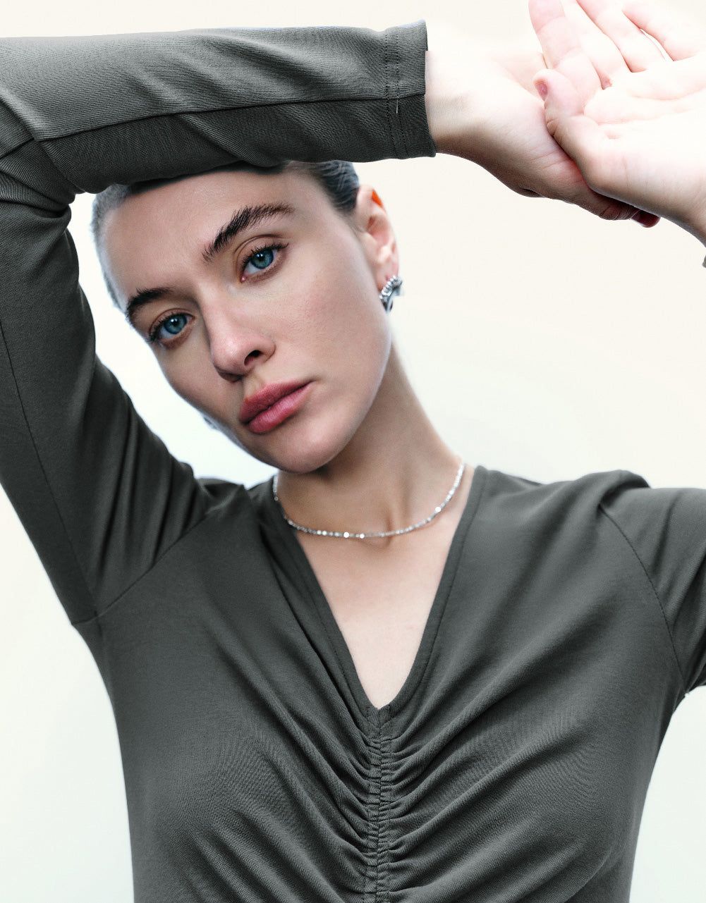 Ruched V-Neck Skinny T-Shirt sold by Urban Revivo product image thumbnail 5