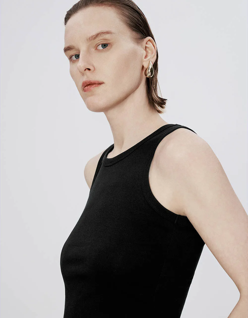 Crew Neck Skinny Tank Top sold by Urban Revivo product image thumbnail 4