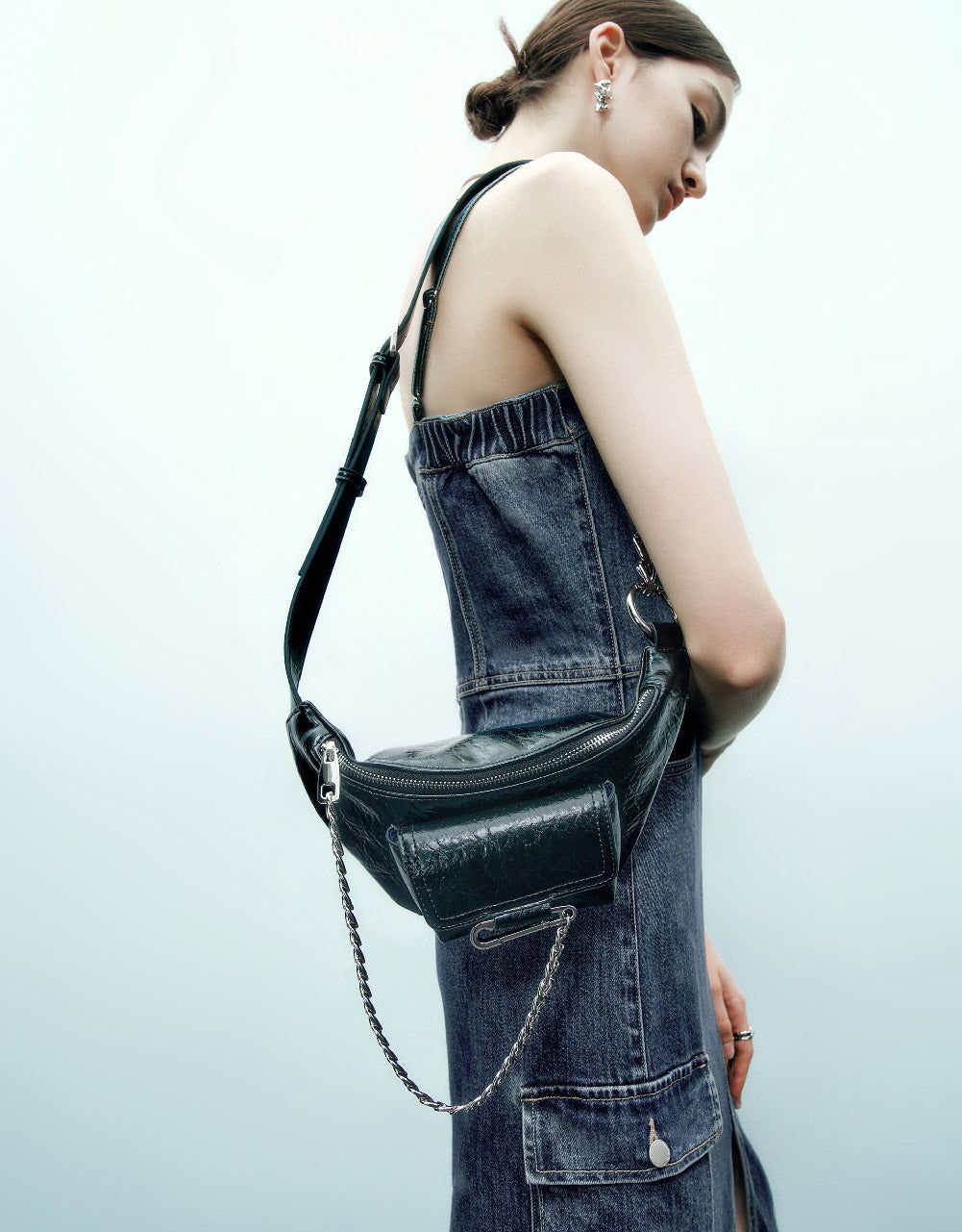 Sleeveless Off-Shoulder Denim Dress sold by Urban Revivo product image thumbnail 3