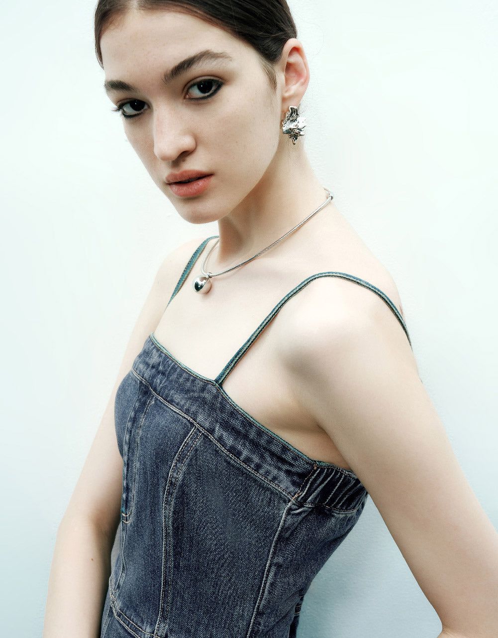 Sleeveless Off-Shoulder Denim Dress sold by Urban Revivo product image thumbnail 5