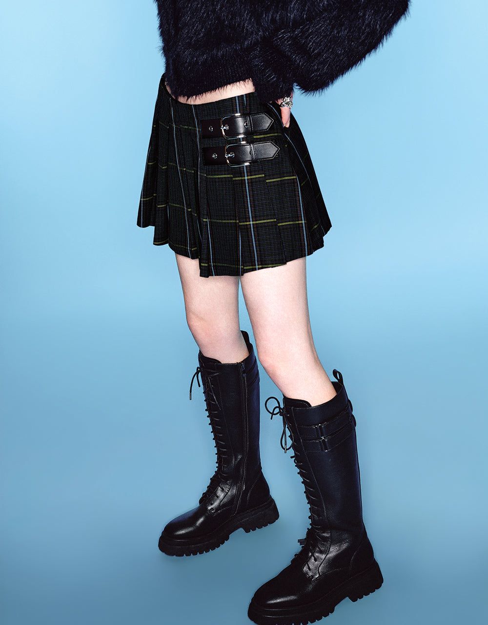 Pleated Plaid Mini A-Line Skirt sold by Urban Revivo product image thumbnail 4