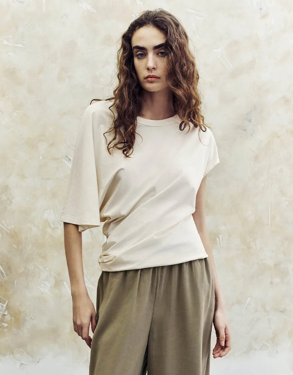 Asymmetric Crew Neck Loose T-Shirt sold by Urban Revivo