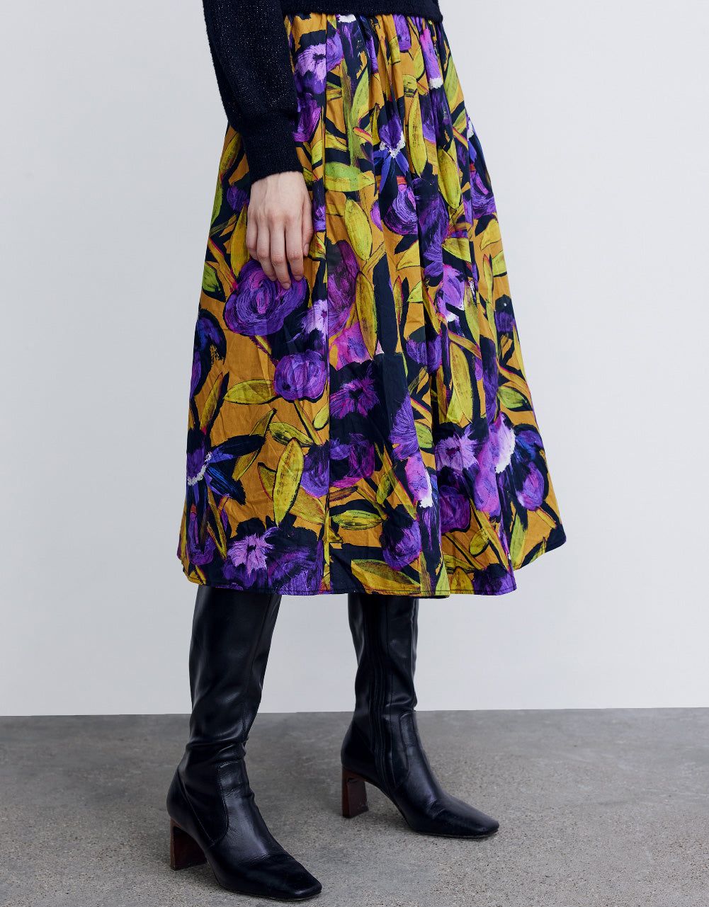 Flower Printed A-Line Skirt sold by Urban Revivo product image thumbnail 4