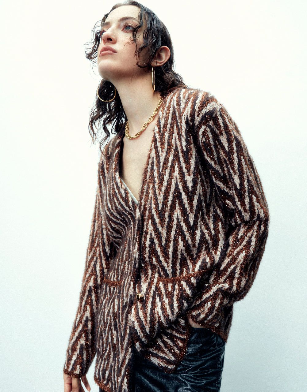 Wave Pattern V-Neck Knitted Cardigan sold by Urban Revivo product image thumbnail 3