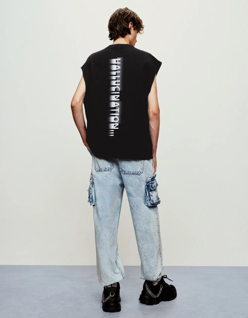 Letter Printed Crew Neck Tank Top sold by Urban Revivo product image thumbnail 4