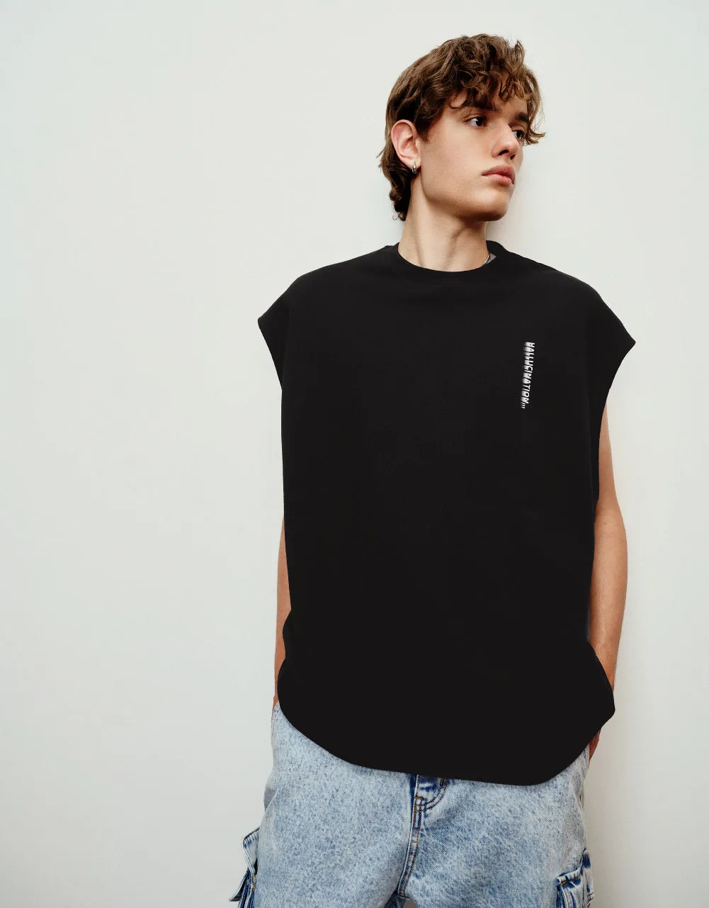 Letter Printed Crew Neck Tank Top sold by Urban Revivo product image thumbnail 3