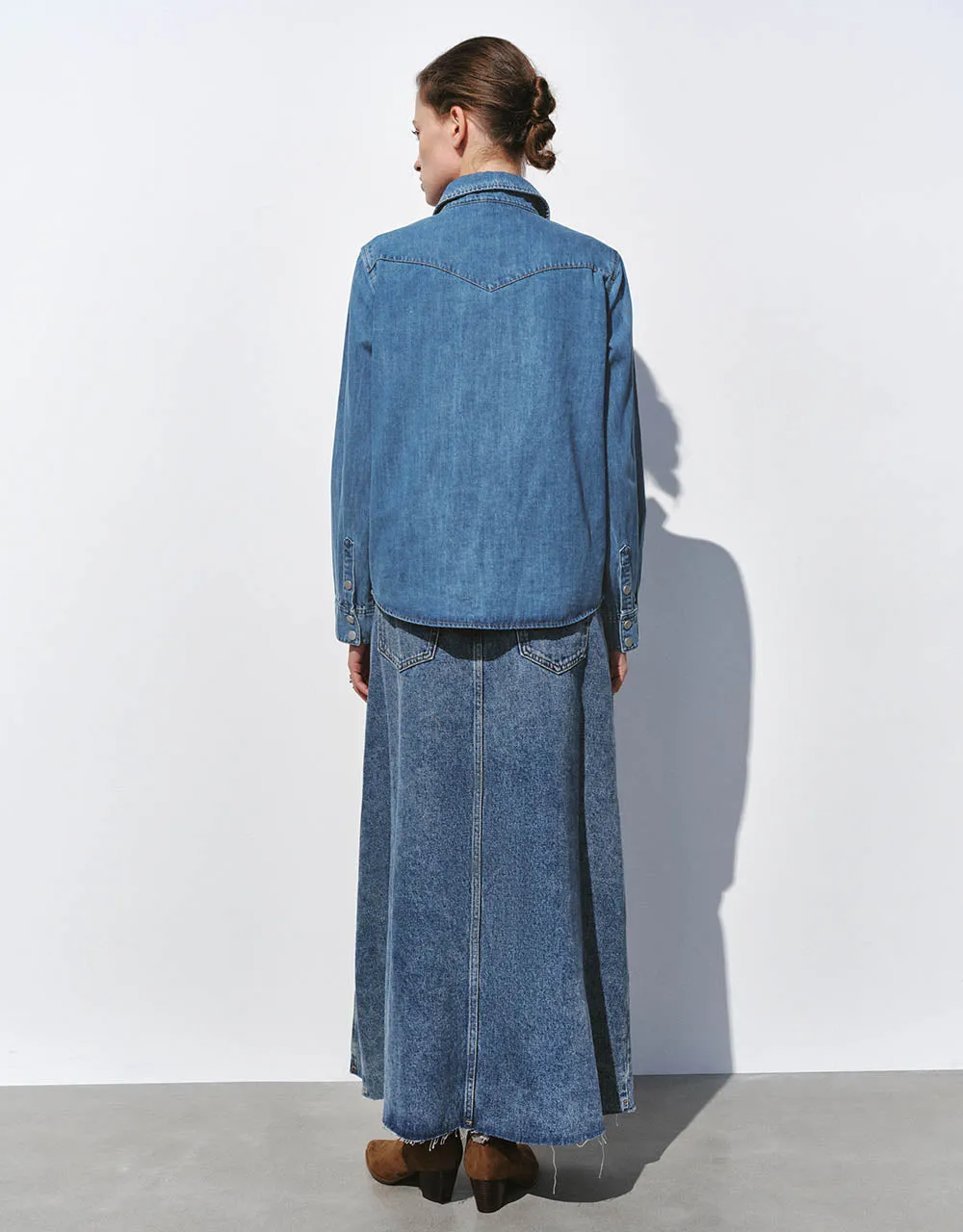 Loose Denim Shirt With Pressed Buttons sold by Urban Revivo product image thumbnail 4