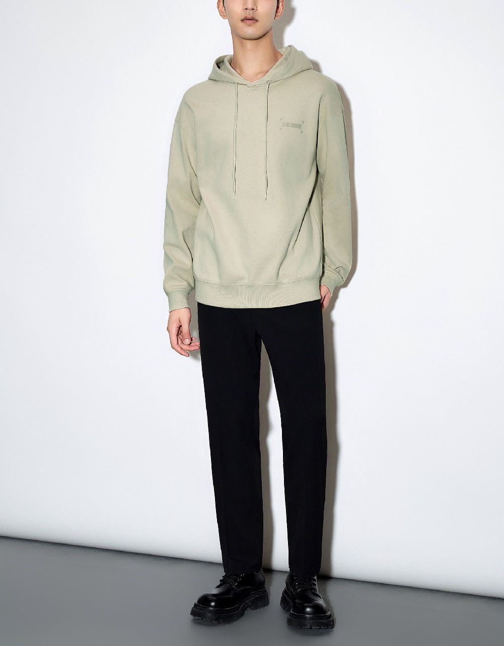 Drop Shoulder Sleeve Hooded Sweatshirt sold by Urban Revivo product image thumbnail 5