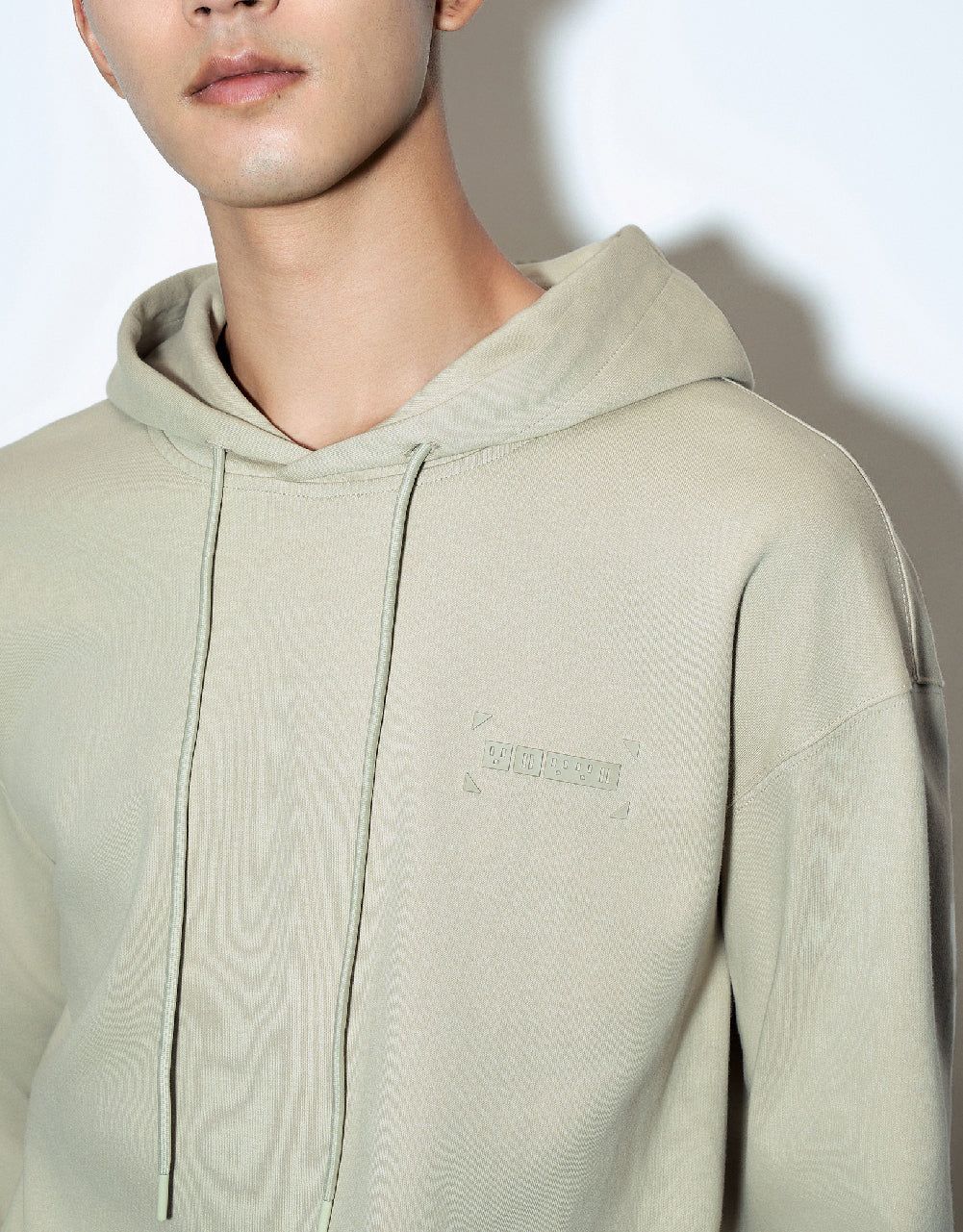 Drop Shoulder Sleeve Hooded Sweatshirt sold by Urban Revivo product image thumbnail 4