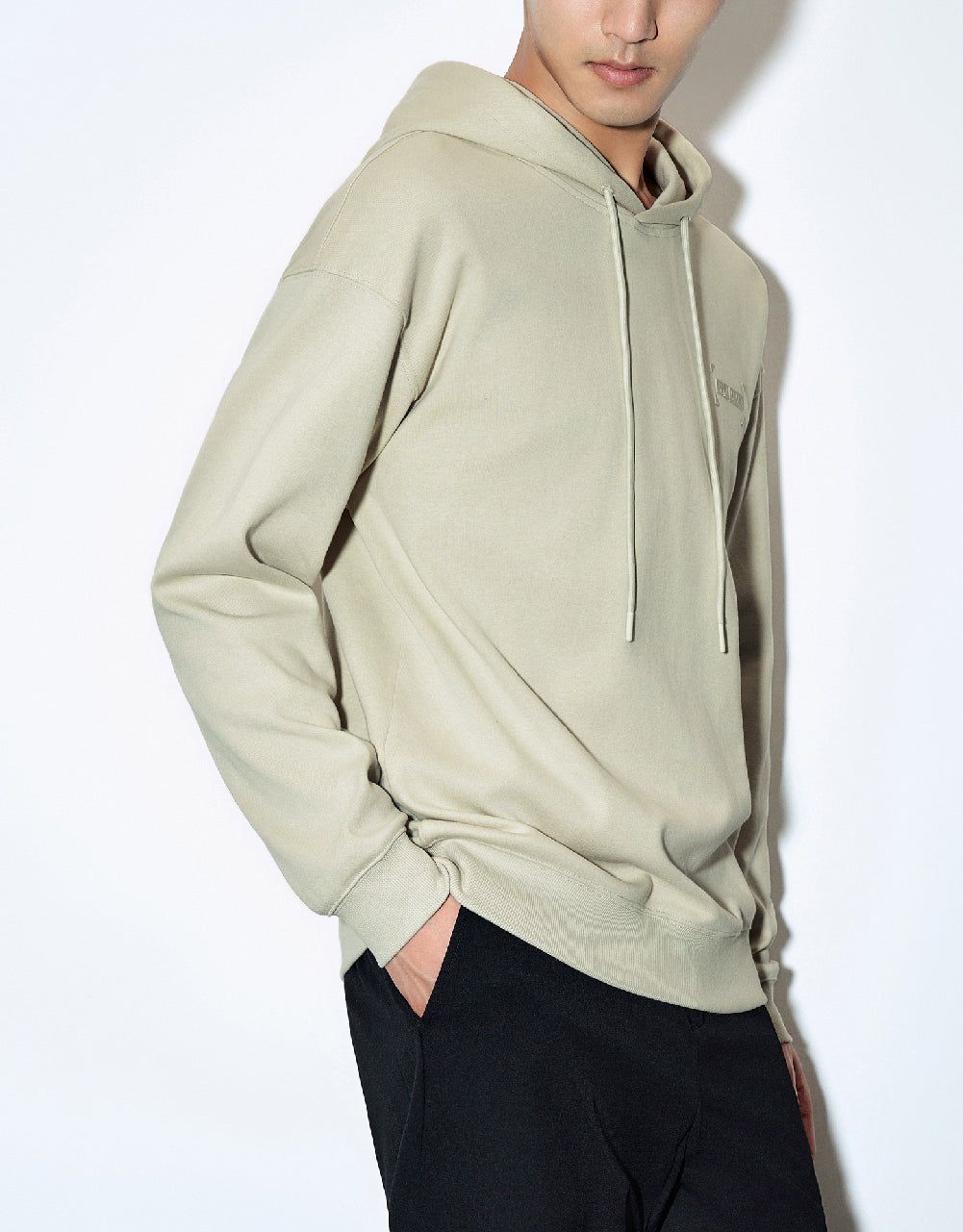Drop Shoulder Sleeve Hooded Sweatshirt sold by Urban Revivo product image thumbnail 2