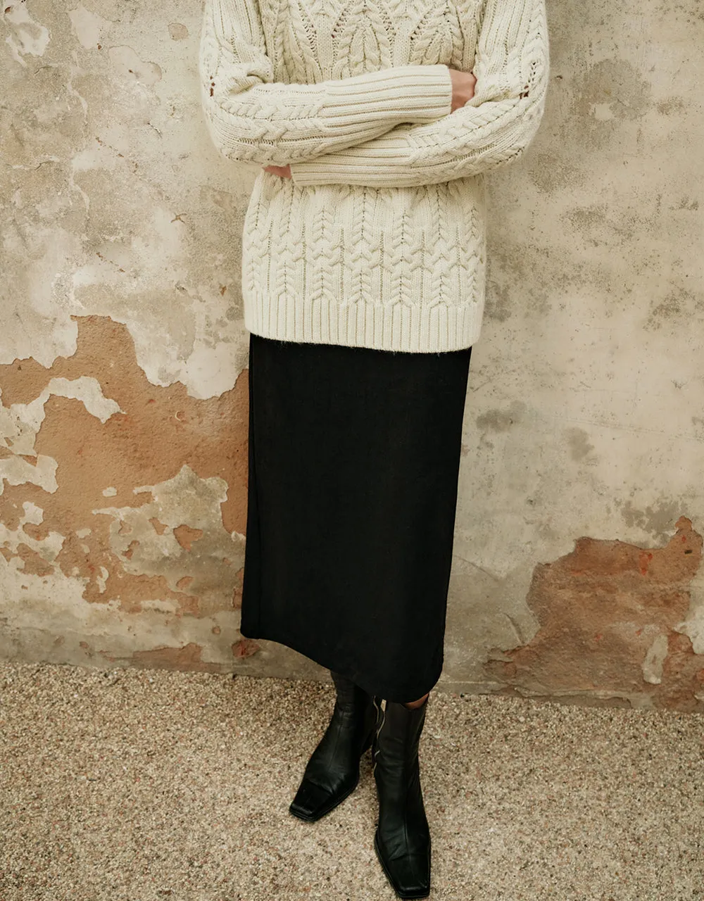 Elastic Waist Knitted Straight Skirt sold by Urban Revivo product image thumbnail 2