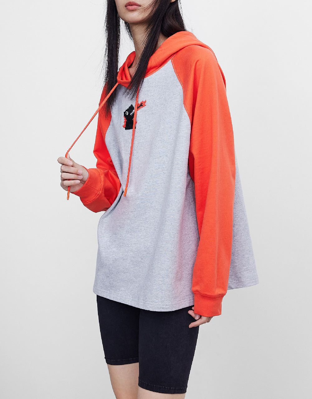 Raglan Sleeve Hooded Loose T-Shirt sold by Urban Revivo product image thumbnail 3