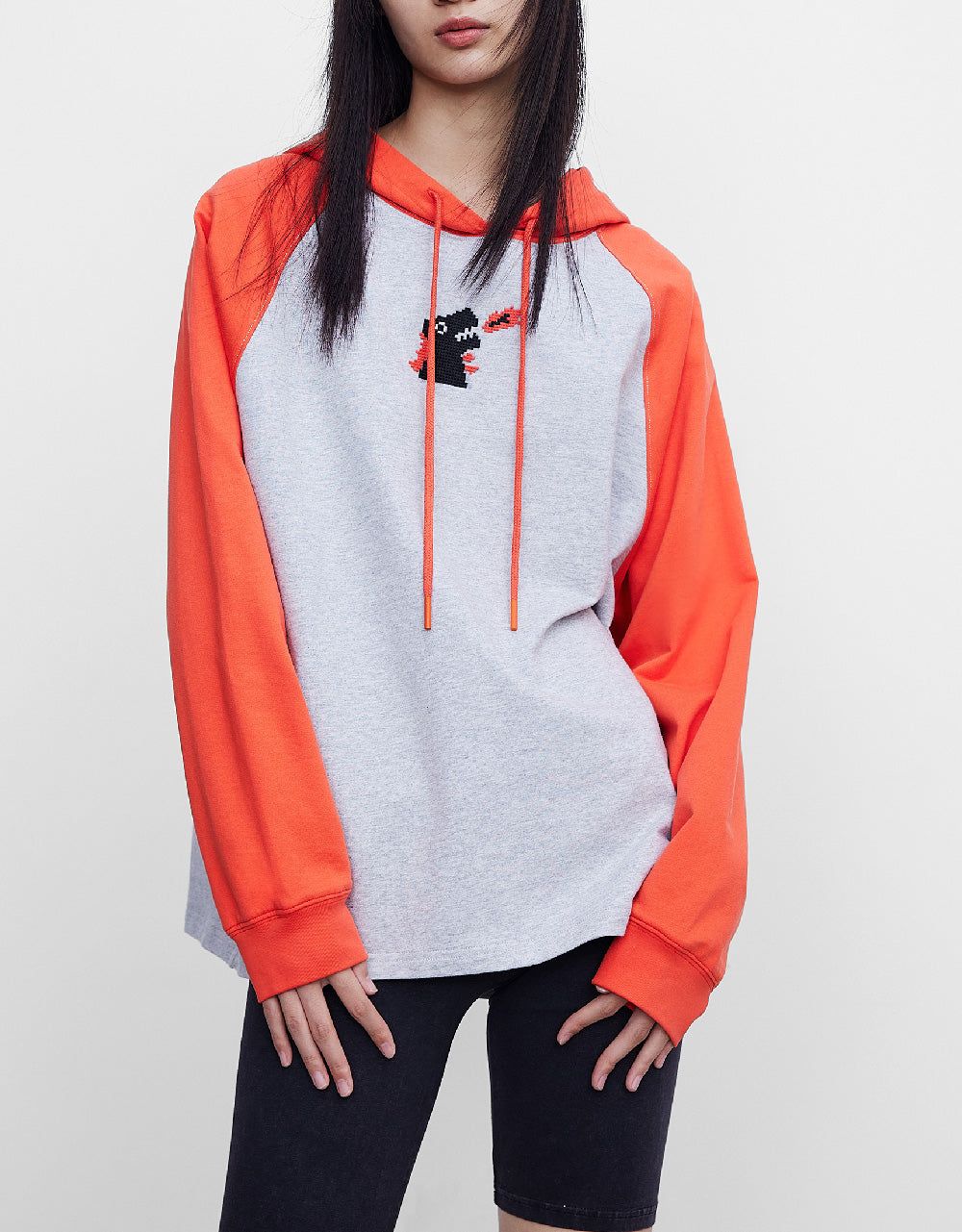 Raglan Sleeve Hooded Loose T-Shirt sold by Urban Revivo product image thumbnail 2