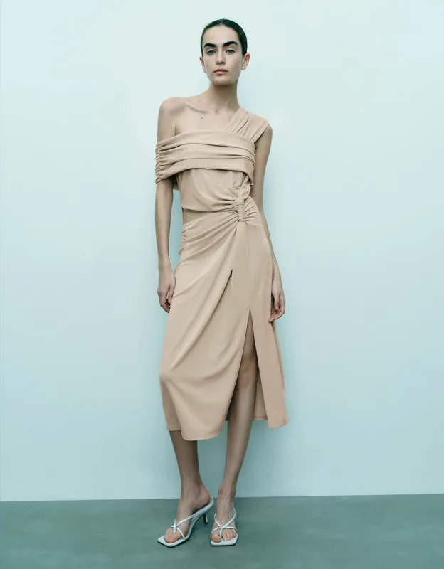Sleeveless Off-Shoulder Skinny Dress sold by Urban Revivo