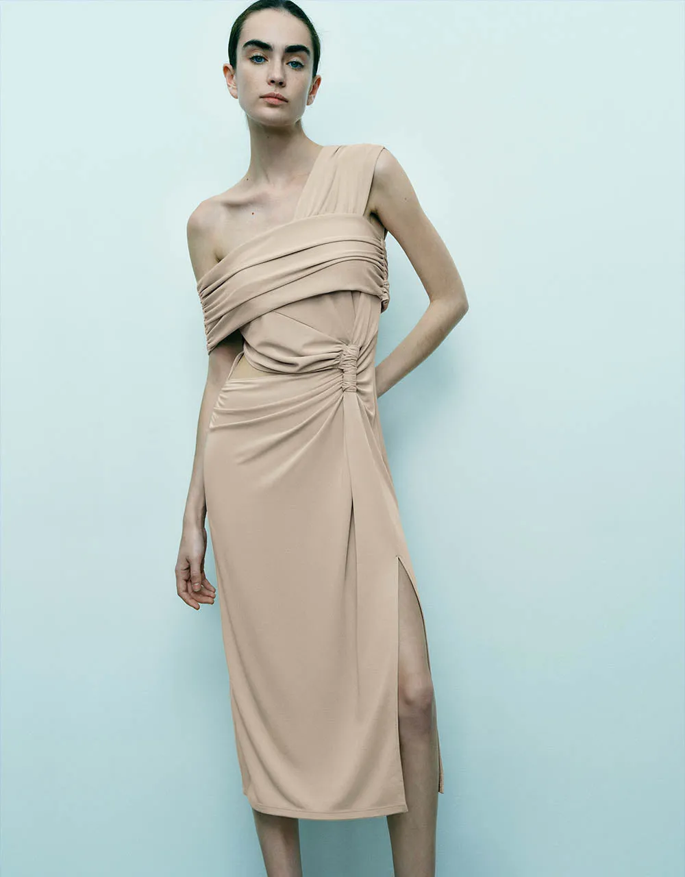 Sleeveless Off-Shoulder Skinny Dress sold by Urban Revivo product image thumbnail 2