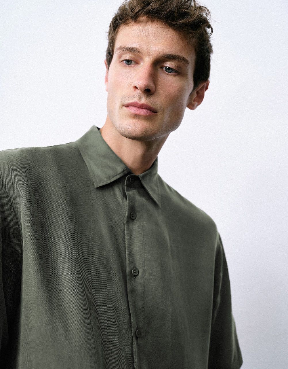 Button Up Straight Shirt sold by Urban Revivo product image thumbnail 5